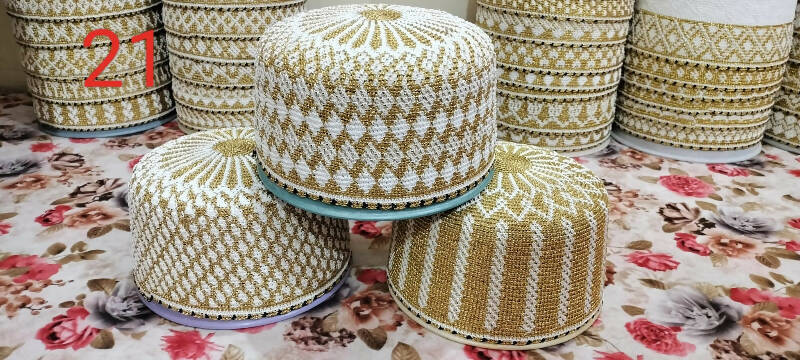 Golden Topi Size 21